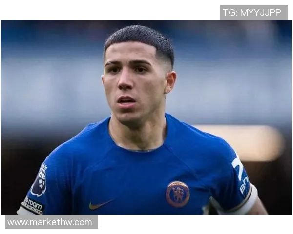 英超恩佐的崛起与挑战解析他在赛场上的表现与未来发展潜力